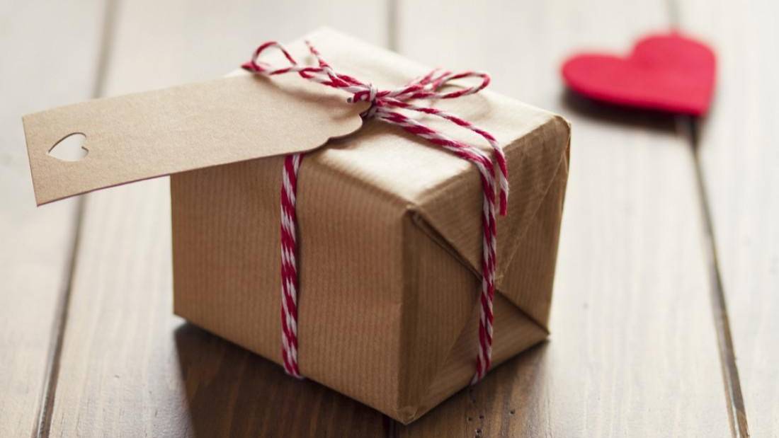 Неожиданный презент, а точнее... смотреть онлайн