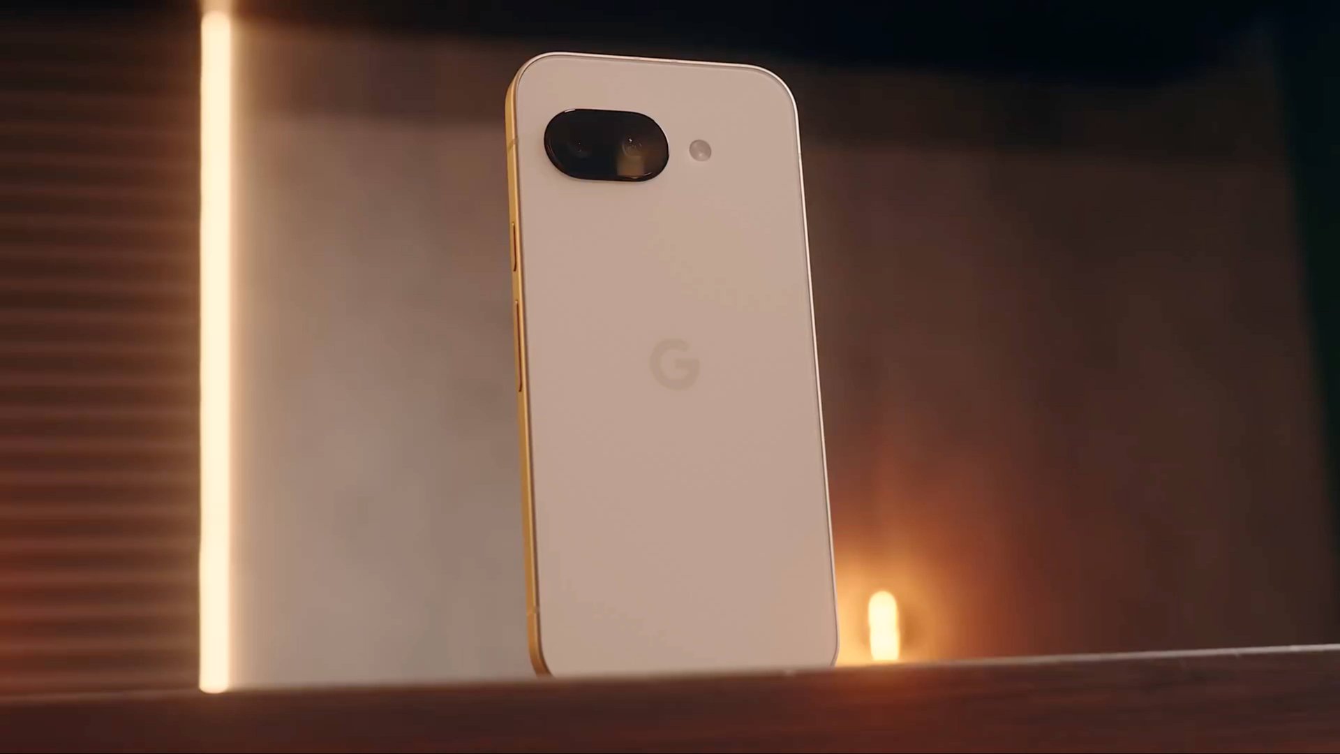 Google Pixel 9a - спустя 2 недели: вы не поверите, насколько он хорош! смотреть онлайн