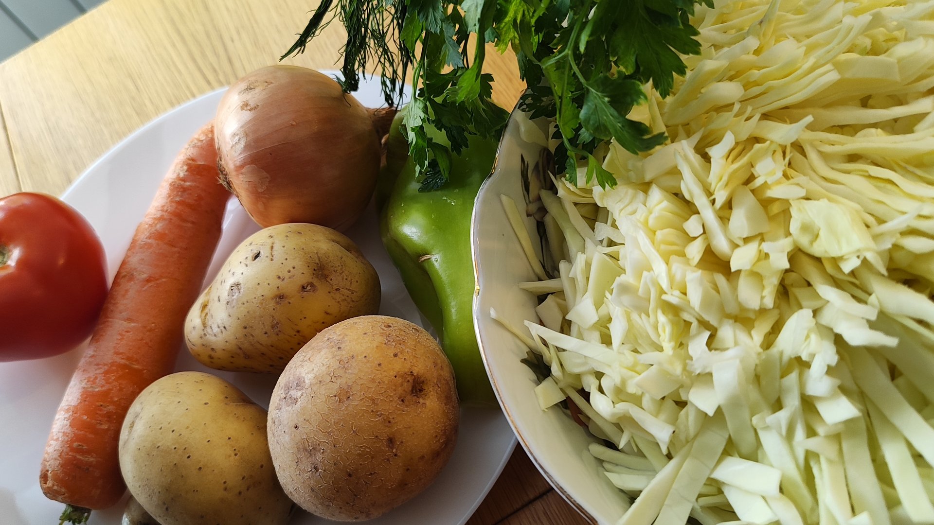 Солянка со свининой 14-10-2025 смотреть онлайн