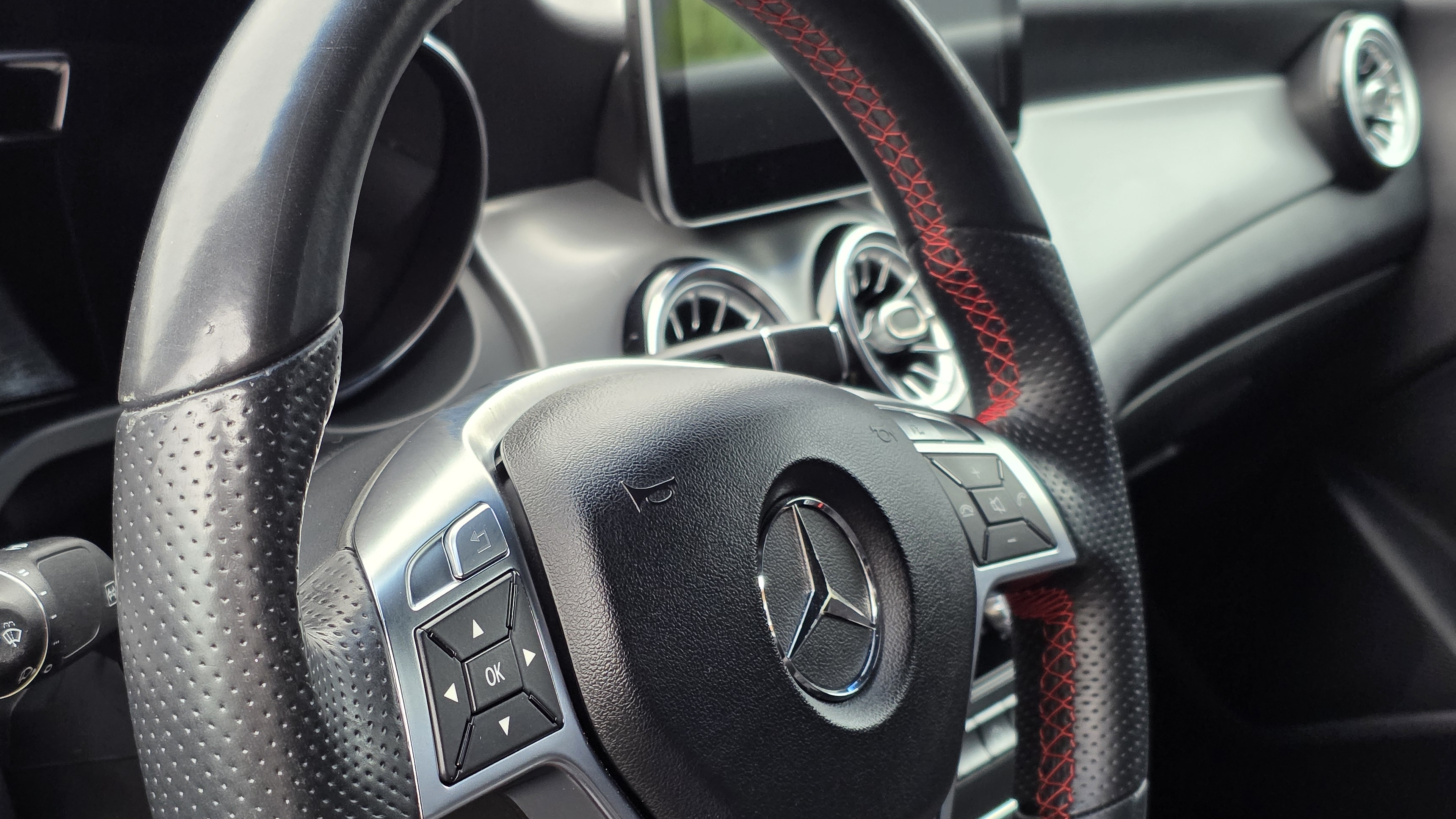 В продаже Mercedes-Benz CLA200 2014 год смотреть онлайн