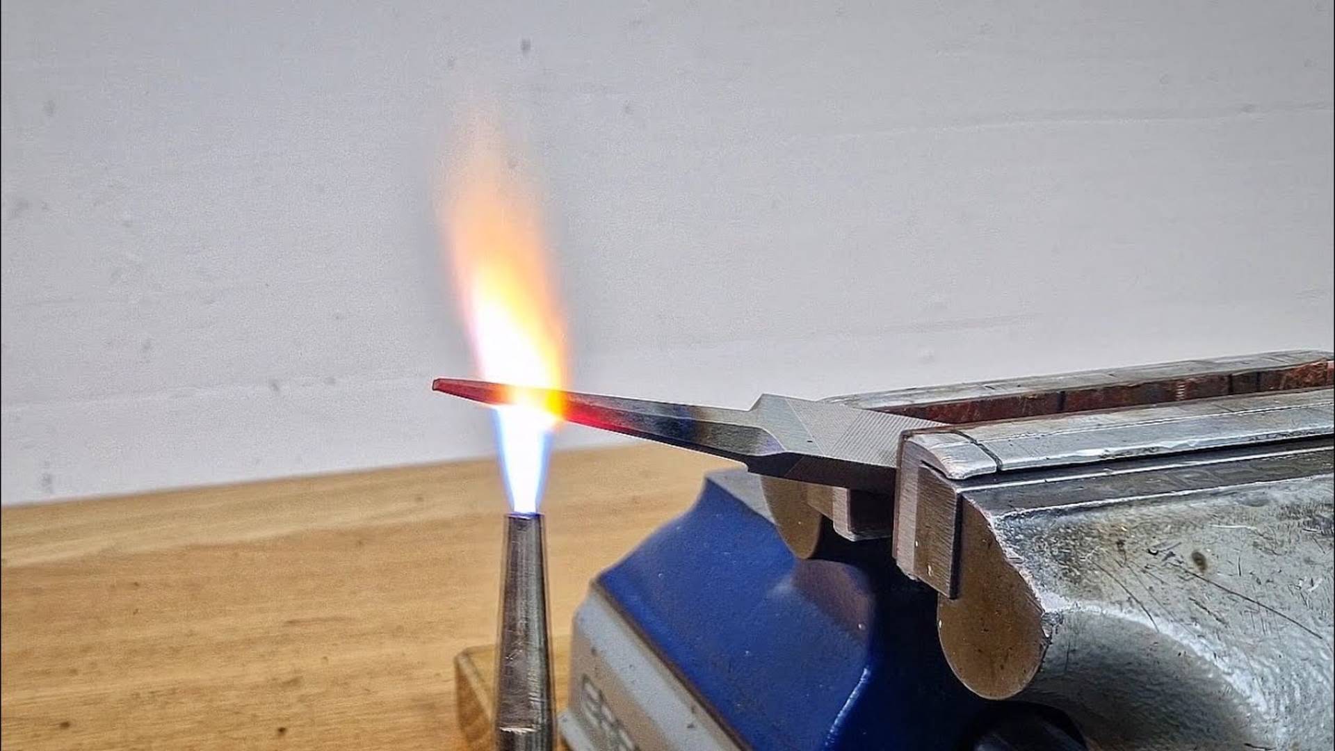 How To Install Wooden Handles On Files (2160p_30fps_AV1-128kbit_AAC)