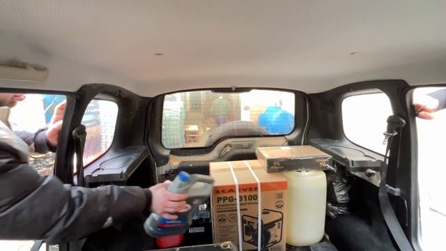 Приготовили машину к отправке🚘 Загрузили самым необходимым, докупили все потребности для ребят👍