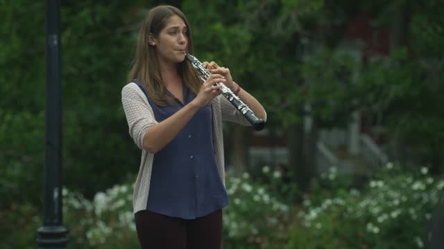 Сериал "Моцарт в джунглях", 1.03 (AlexFilm) смотреть онлайн