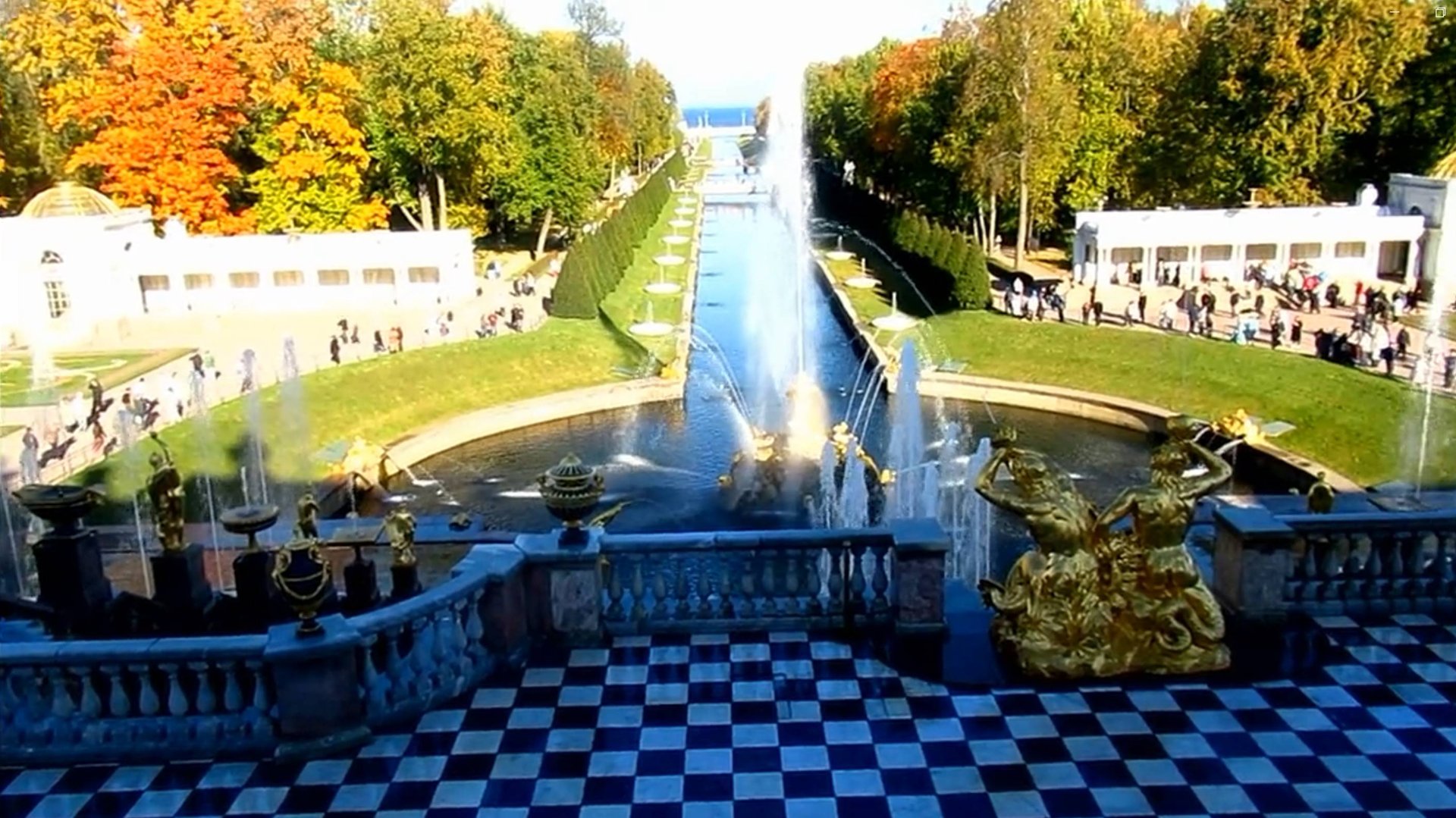 Петергоф. Октябрь . Фонтаны ещё фонтанируют ) смотреть онлайн