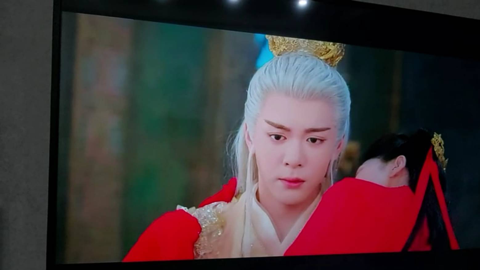 НЕВОЗМОЖНАЯ КРАСОТА смотреть онлайн