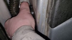 как отсоединить гофру дверную между кузовом и дверью НИВА ШЕВРОЛЕ проводка между кузовом и дверью