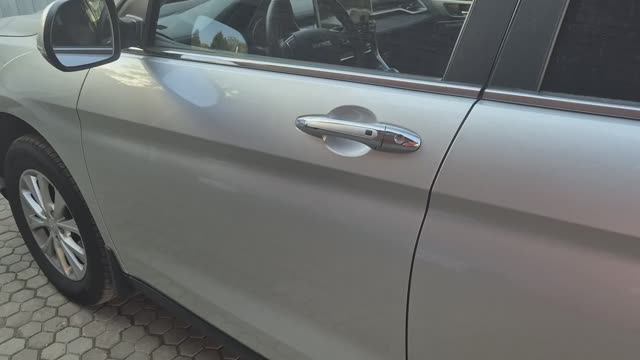 Снимаем рейлинги Haval m6, сюрприз от китайцев, минус хавал м6 смотреть онлайн