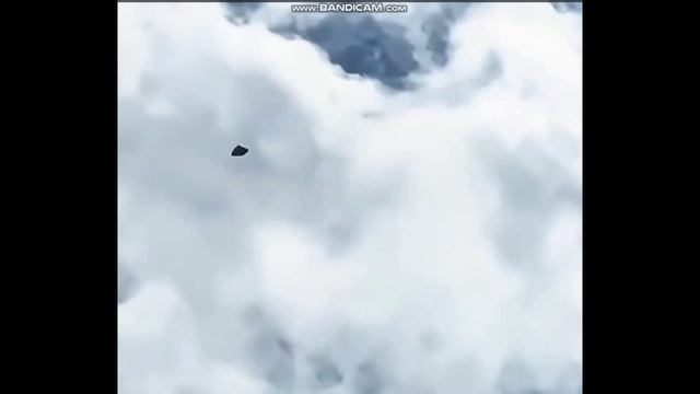 Подборка Видео НЛО за октябрь. Невероятные объекты в небе смотреть онлайн