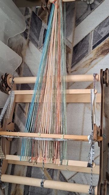 Как заправить настольный ткацкий станок 2-я часть. Ткачество.