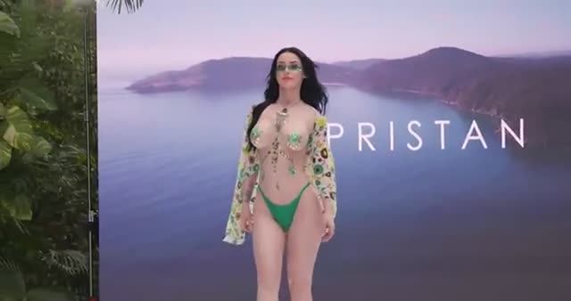 Shay Mariah ｜ Capristan ｜ Miami Swim Week смотреть онлайн