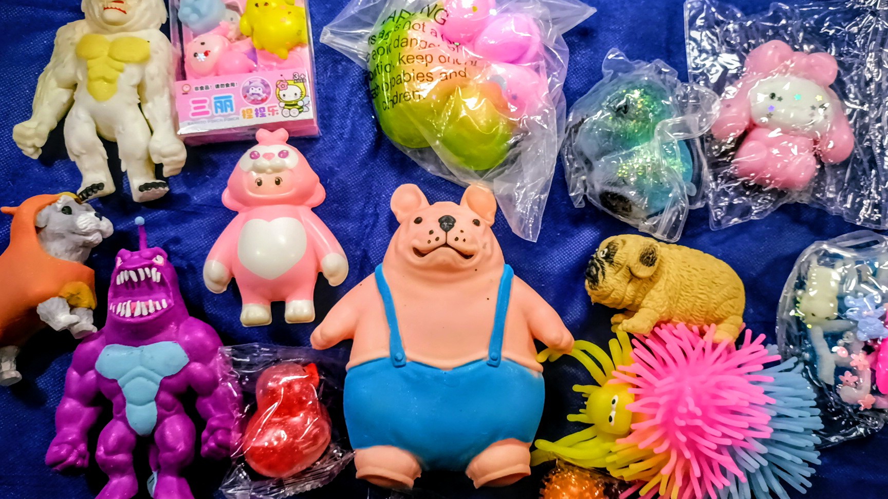 АСМР РАСПАКОВКА сквишей и АНТИСТРЕССОВ 🥰 ТАБА СКВИШИ лапки 🐾 приятные звуки АСМР Сквишей 🥰 смотреть онлайн