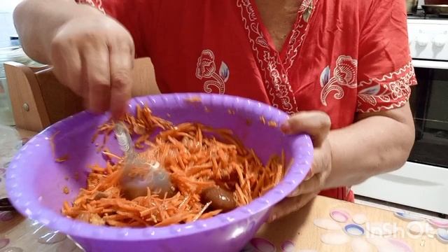 Готовлю капусту, морковку и индейку. смотреть онлайн