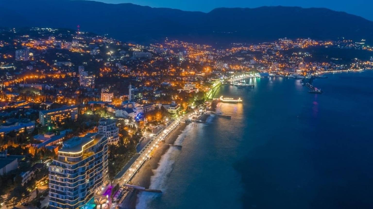 Ялта с высоты, таймлапс смотреть онлайн