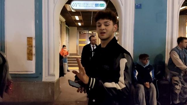 ТАНЦОР САША УИЛЬЯМ И УЛЬЯНА ТАНЦУЮТ НА НЕВСКОМ ПРОСПЕКТЕ смотреть онлайн