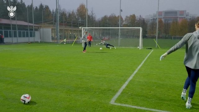 Сборы. День 6. Возвращение в Москву, письма от болельщиков и дуэль Баринова с Карпиным смотреть онлайн