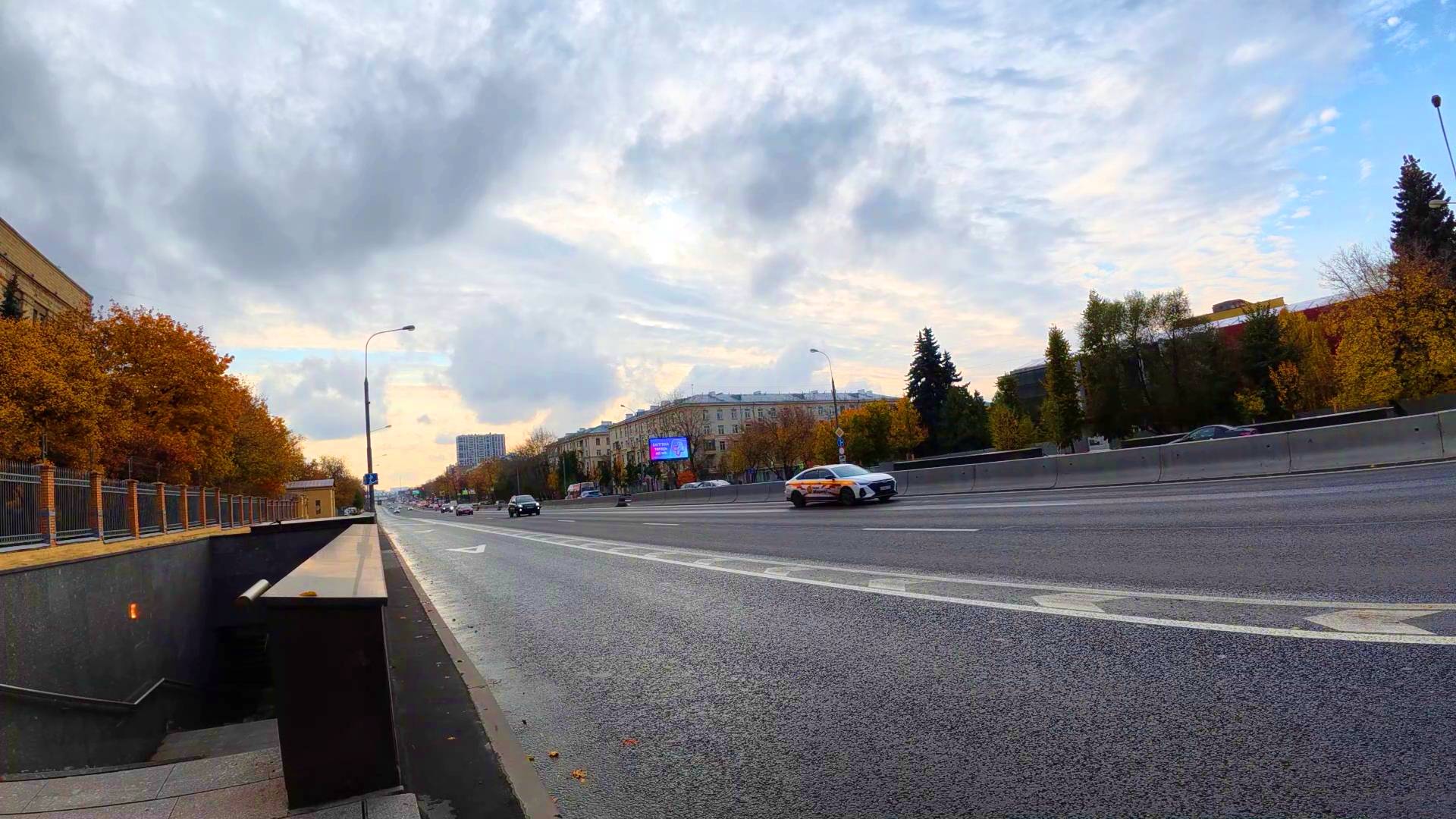 Шум Каширского шоссе. В ожидании автобуса. смотреть онлайн