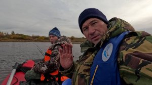 Рыбалка с лодки на кружки и спиннинг!