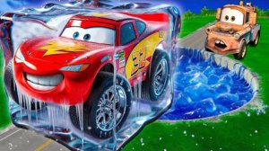 Гигантская ледяная и Лавовая яма Против машинок Молнии Маккуин и PIXAR в захватывающей битве за драй