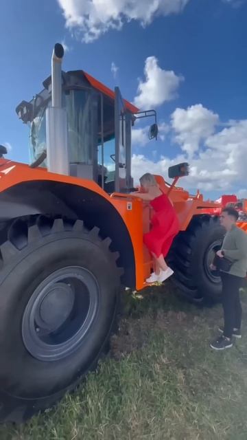 Погрузчик СТАНИСЛАВ ПБТК-764 на Дне поля 2025 ЧРПП Аграрная неделя Петербургский машзавод #tractor