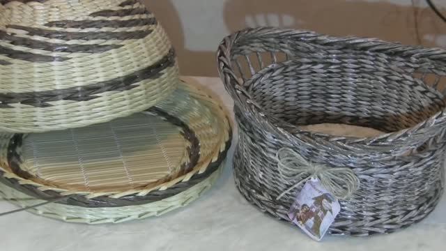 Загибка Ленивая косичка из газетных трубочек. Наталья Сорокина смотреть онлайн