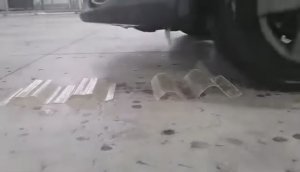 Испытания стеклопластикового профлиста ERSTE под максимальной нагрузкой -проезд автомобиля!