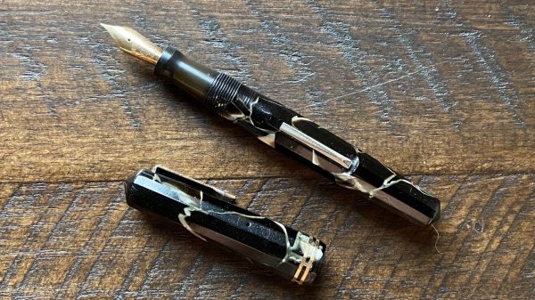 Перьевая ручка Wahl Eversharp Doric
