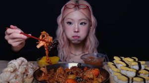 🔥🍲 Мукбанг и Mukbang : КРАСАВИЦА и ТРИ ХИТА! 🍣 Яичные суши, острая мала сянго, кремовые креветки