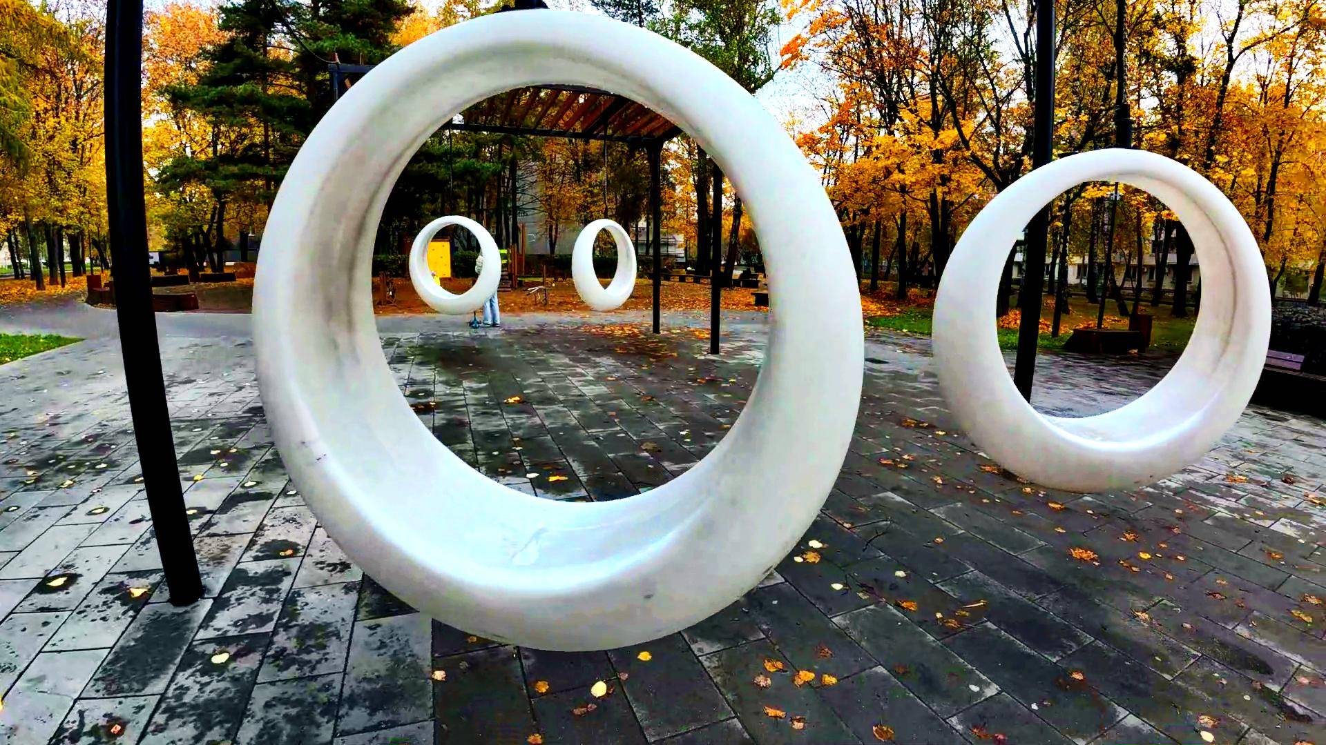 Лунные качели в сквере. смотреть онлайн