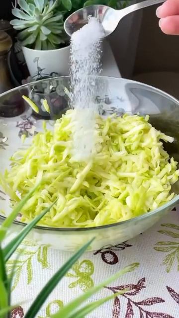 Конвертики из кабачковых 
  блинчиков с мясным фаршем