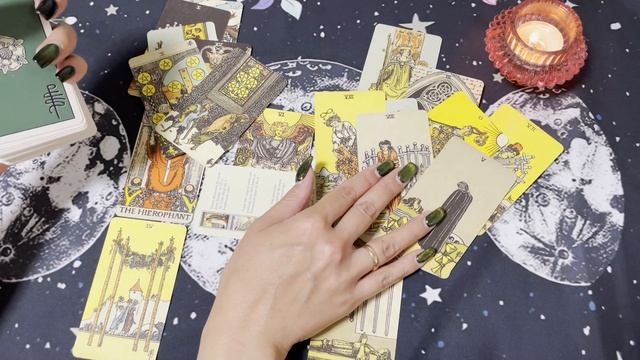 Любовный треугольник. Что у них происходит? Гадание на Таро смотреть онлайн