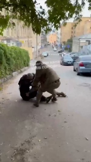 Киянка спасла киянина от ТЦК