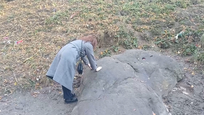 Место, полное загадок, Голосов овраг. Камни желаний, такие как Девичий камень, Гусь камень.