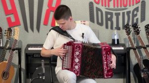 КАКУЮ ВЫБРАТЬ ГАРМОНЬ??? ЗАКАЗНУЮ или 301М? // ВЛАД ШУМКИН