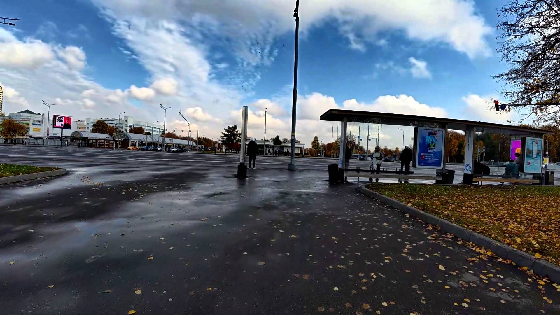 Стою на остановке, жду автобус. Москва. Каширское шоссе. смотреть онлайн