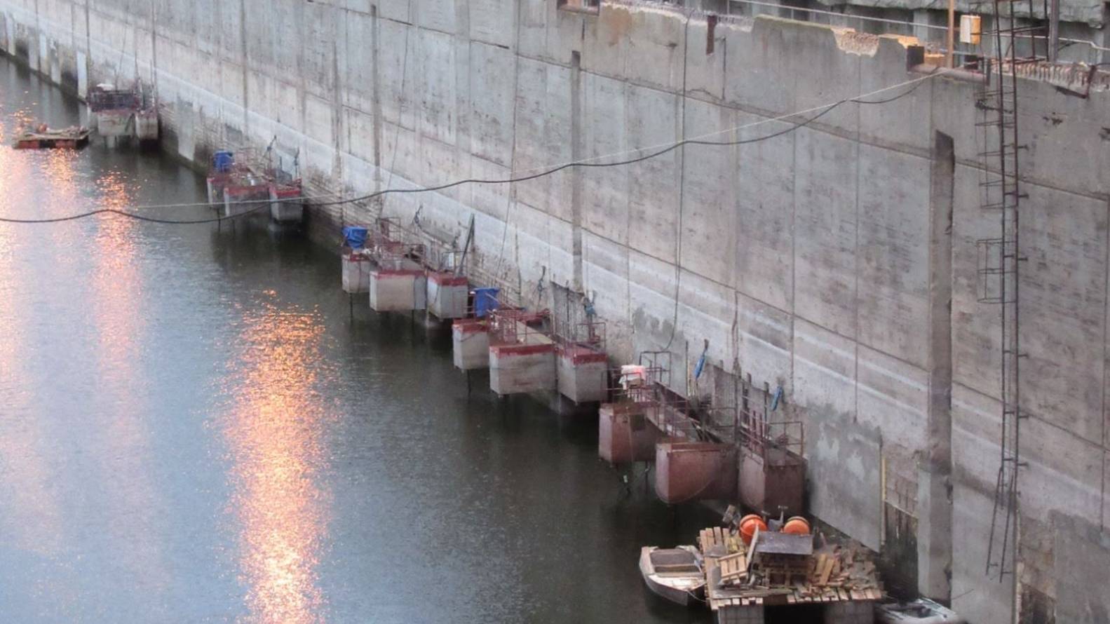 Зона переменного уровня воды. OCTOPUS PROJECT