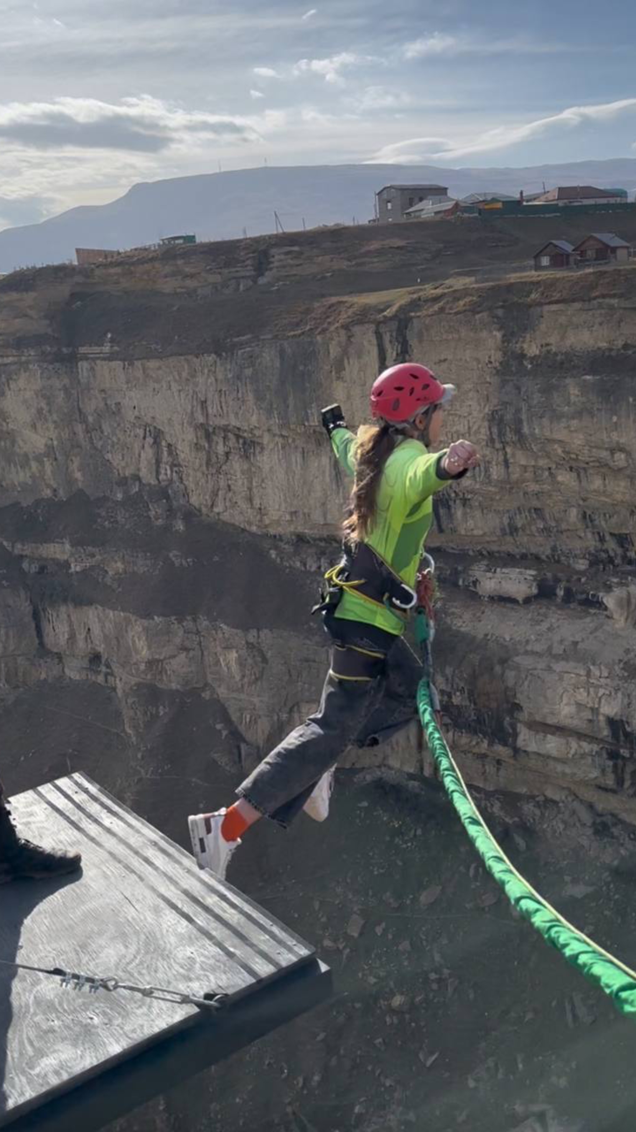 Я совершила САМЫЙ СТРАШНЫЙ поступок в своей жизни 😱🧗♀️ смотреть онлайн