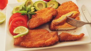 Шницель из курицы. Хрустящий снаружи, и очень нежный внутри