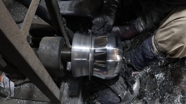 Как изготавливается алюминиевая посуда на заводе, часть 2 смотреть онлайн