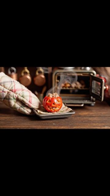 Готовлю Фаршированные Перцы-Фонари для кота 🎃 | Tiny Stuffed Peppers #shorts #tinykitchen
