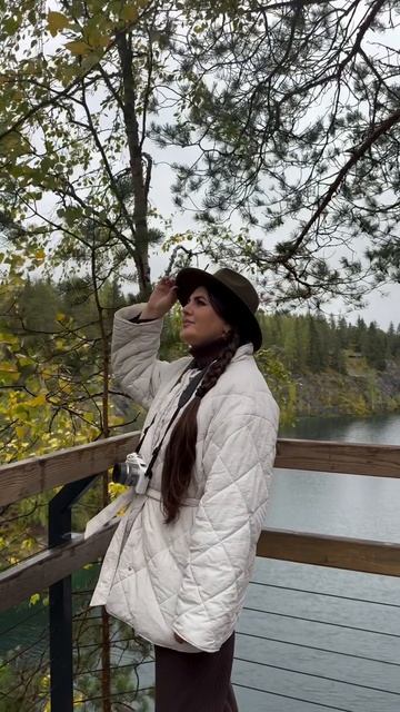 Если ты ждешь знак, чтобы поехать со мной в Карелию, то вот он 🖤
Карелия особенная и волшебная. Я по
