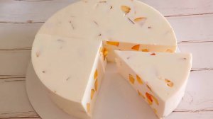 Творожный торт с персиками без выпечки.