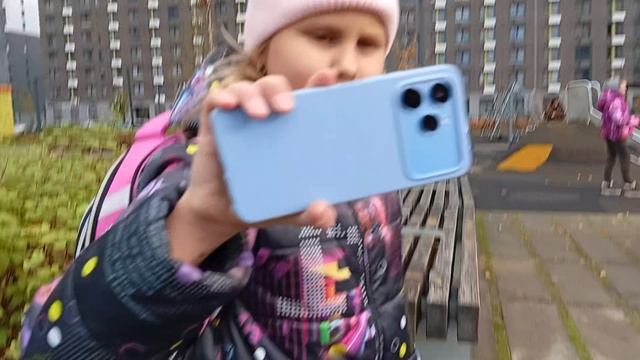 мы увидли бомжа