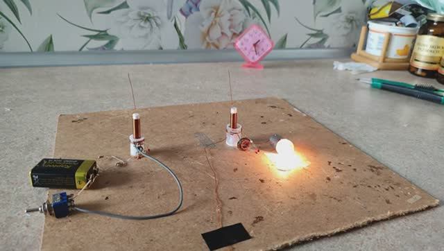 БТГ Съём СЭ Карманная ЭЛЕКТРОСТАНЦИЯ на частоте 120МГц смотреть онлайн