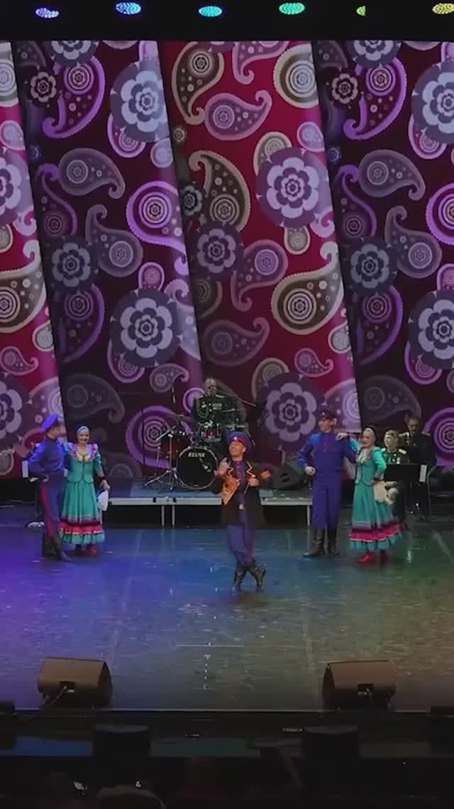 Донская веселица АПИПЮВО #shorts #русскийтанец #russiandance #народныетанцы #танцы #dance #ансамбль