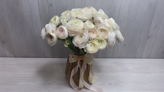 Букет из 41 ранункулюса смотреть онлайн