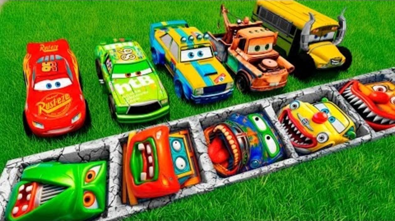 Машинки Pixar сражаются с гигантскими ямами-ловушками! Сможет ли Молния Маккуин пройти окончательное