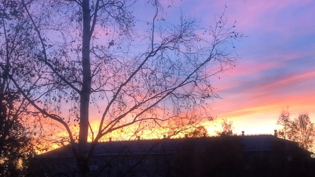 Красивый осенний закат смотреть онлайн