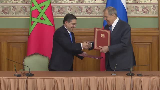 С.Лавров и Н.Бурита подписывают Меморандум, Москва, 16 октября 2025 года