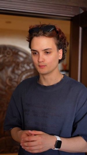 Забирает еду..#shorts