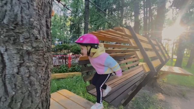 Песенки для малышей, акуленок, песенка про акуленка. Гуляем в парке.